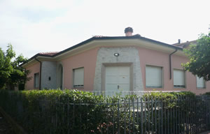 L'esterno della villa