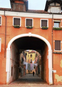 Weekly Photo Challenge - Orange Venezia Sotoportego