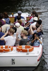 amsterdam-against-the-flow