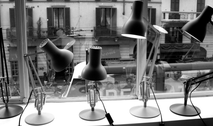 Lampade alla finestra